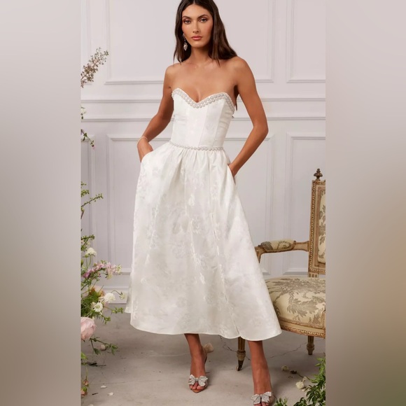 V. Chapman Dresses & Skirts - V. Chapman Strapless White Dress